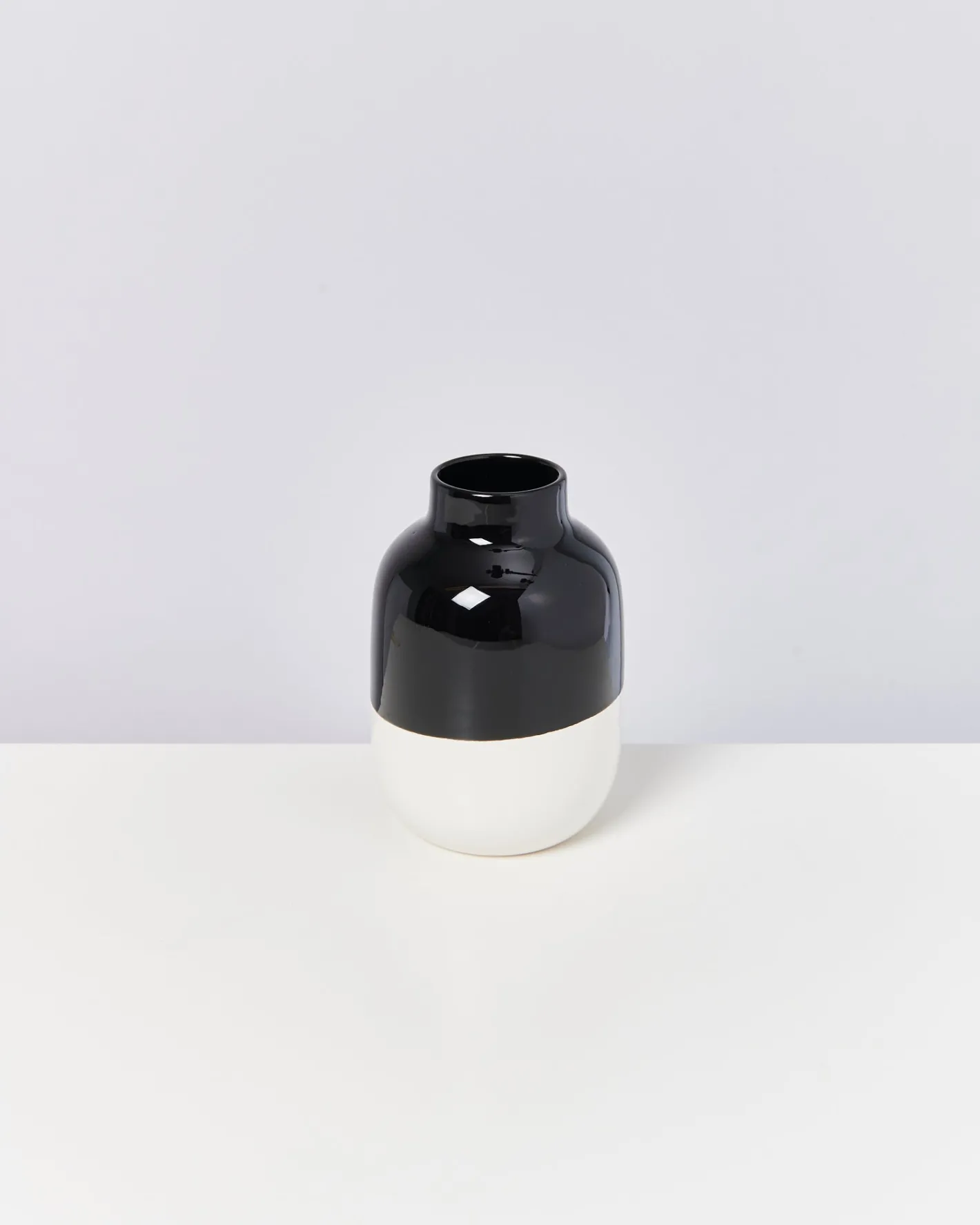 Motel a Miio Mittlere Vasen^Nuno Vase M - Black White